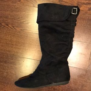 Black slouch boots